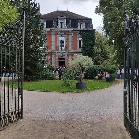 Отель Chateau Lambert Moulinsart Hotel, Shuttle Airport, Long Term Parking, Snooker, Large Terrasse, Dinner, Breakfast