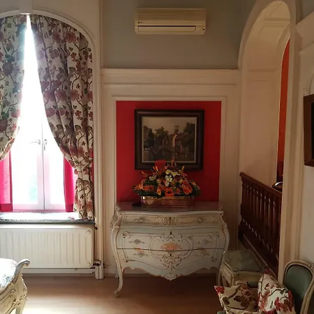 Chateau Lambert Moulinsart Hotel, Shuttle Airport, Long Term Parking, Snooker, Large Terrasse, Dinner, Breakfast Ξενοδοχείο Σαρλρουά