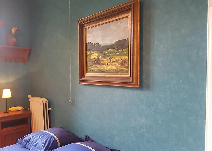 Hotel Château Lambert Hotel-resto-parking-shuttle, A 1 Ha Oasis At 8 Min From Crl Airport Without Any Noise Charleroi