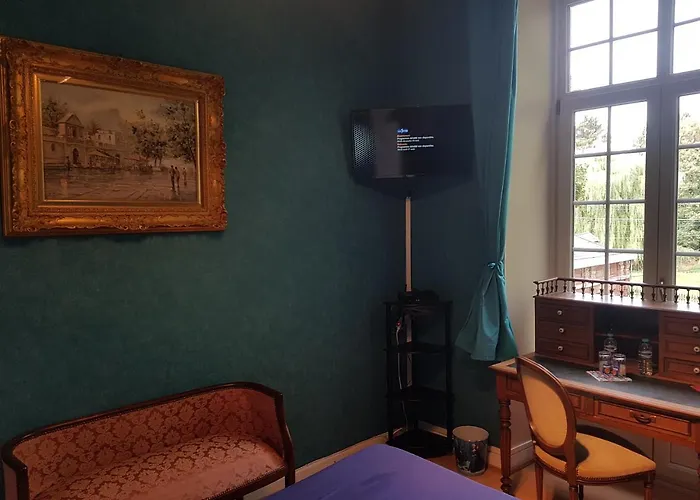 Château Lambert Hotel-resto-parking-shuttle, A 1 Ha Oasis At 8 Min From Crl Airport Without Any Noise * Charleroi