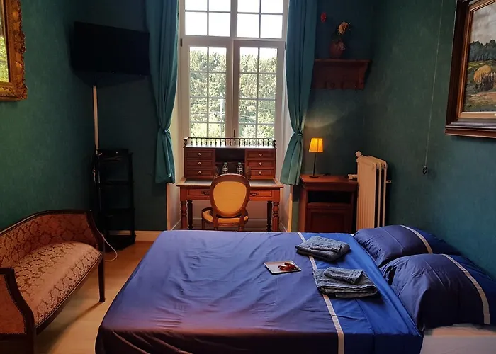 Château Lambert Hotel-resto-parking-shuttle, A 1 Ha Oasis At 8 Min From Crl Airport Without Any Noise Hotel Charleroi