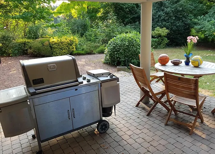 Château Lambert Hotel-resto-parking-shuttle, A 1 Ha Oasis At 8 Min From Crl Airport Without Any Noise *