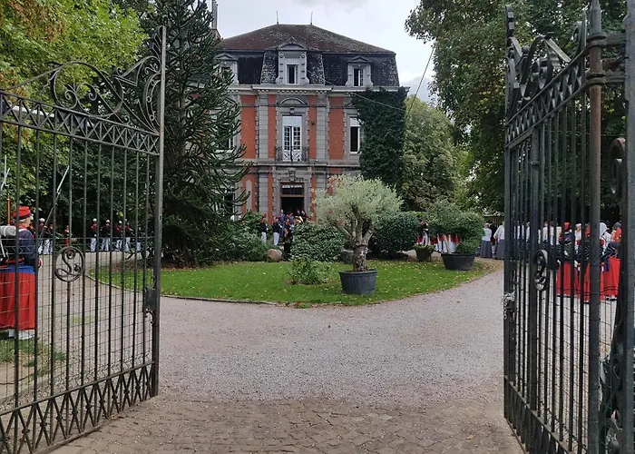 Hotel Château Lambert Hotel-resto-parking-shuttle, A 1 Ha Oasis At 8 Min From Crl Airport Without Any Noise