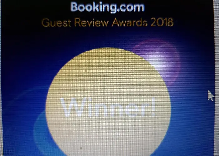 Château Lambert Hotel-resto-parking-shuttle, A 1 Ha Oasis At 8 Min From Crl Airport Without Any Noise * Charleroi