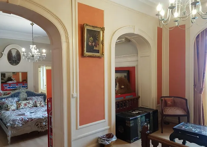 Hotel Château Lambert Hotel-resto-parking-shuttle, A 1 Ha Oasis At 8 Min From Crl Airport Without Any Noise *