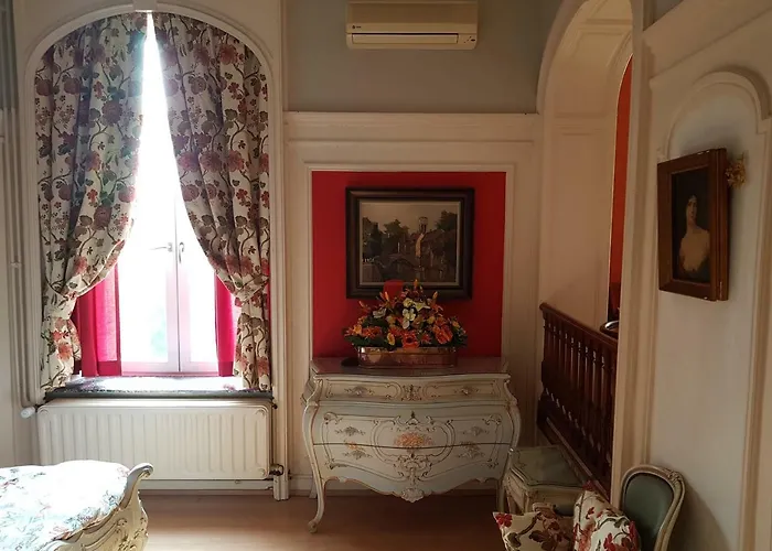 Château Lambert Hotel-resto-parking-shuttle, A 1 Ha Oasis At 8 Min From Crl Airport Without Any Noise Hotel Charleroi