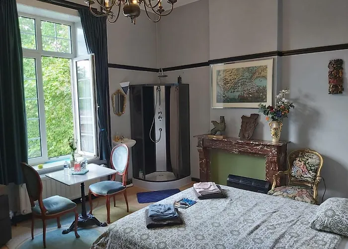 Château Lambert Hotel-resto-parking-shuttle, A 1 Ha Oasis At 8 Min From Crl Airport Without Any Noise