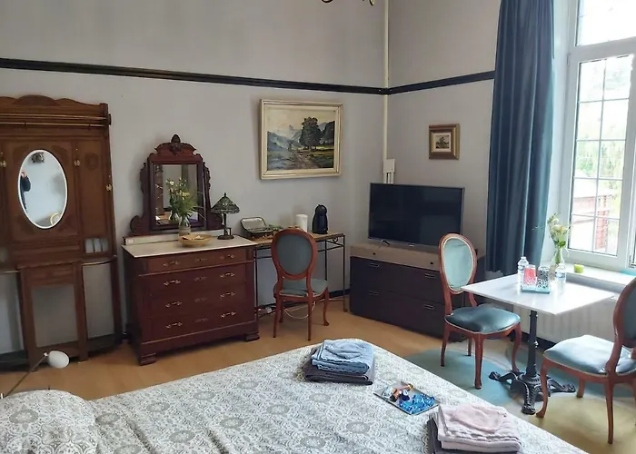 Château Lambert Hotel-resto-parking-shuttle, A 1 Ha Oasis At 8 Min From Crl Airport Without Any Noise Hotel *