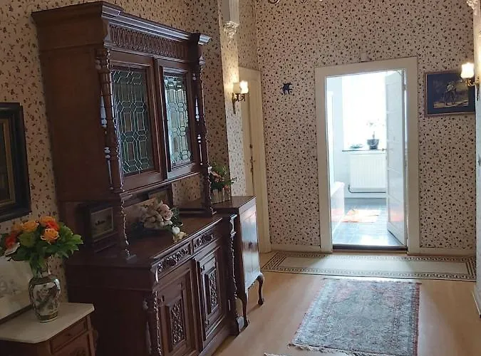 Château Lambert Hotel-resto-parking-shuttle, A 1 Ha Oasis At 8 Min From Crl Airport Without Any Noise Hotel *